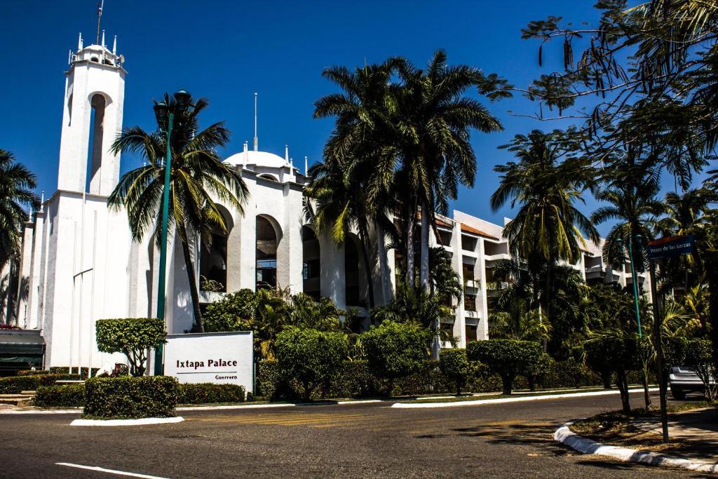Ixtapa Palace Bagian luar foto