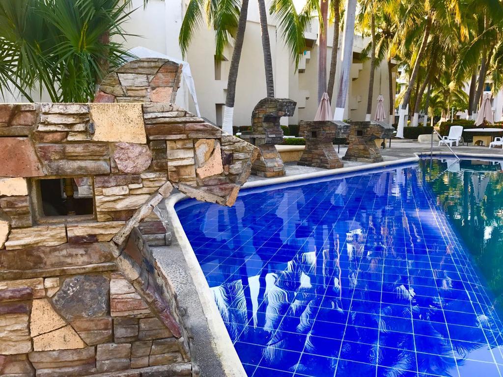 Ixtapa Palace Bagian luar foto