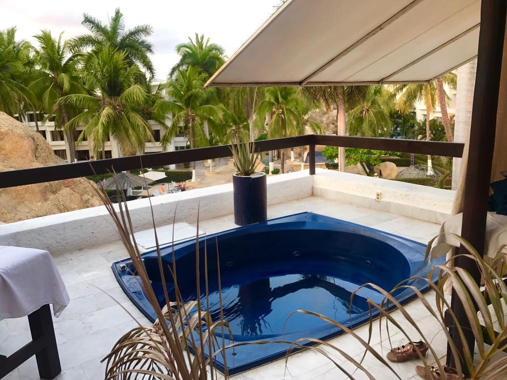 Ixtapa Palace Bagian luar foto